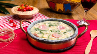 Receitas: Receita de caldo verde com macarrão é perfeita para os dias frios; confira o o a o!