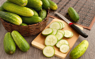 Pepino para uma máscara facial relaxante